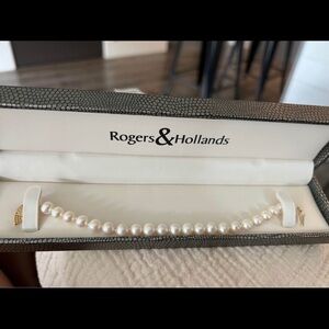 Rogers & Hollands White Pearl necklace and Bracelet